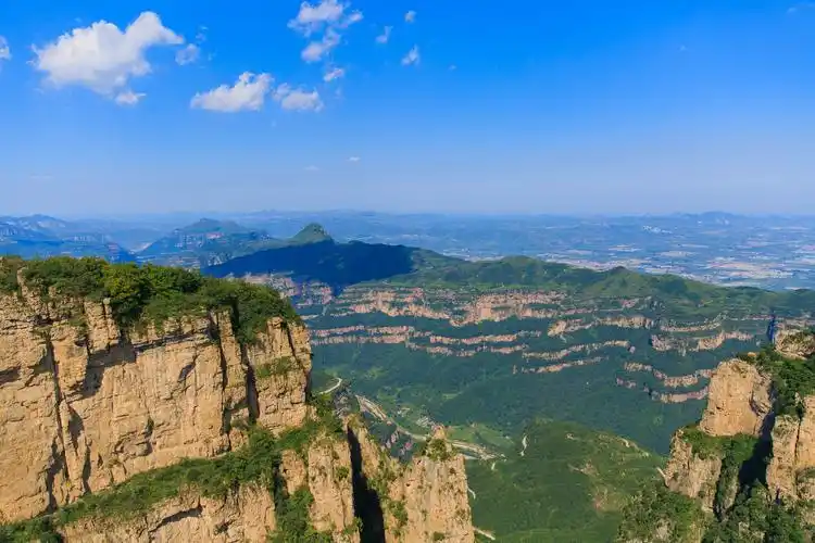 穿越井底登天脊极目太行山