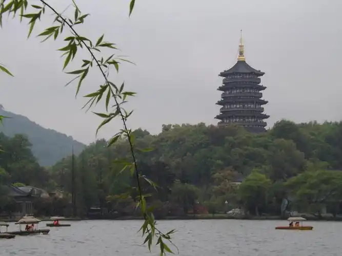 西湖雷锋塔壁纸图片