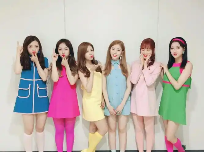 april四月女团哪年正式出道?组合名称有何种含义?该团何时宣布解散?