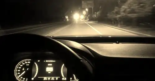 晚上海边开车兜风的心情说说夜晚开车兜风的说说