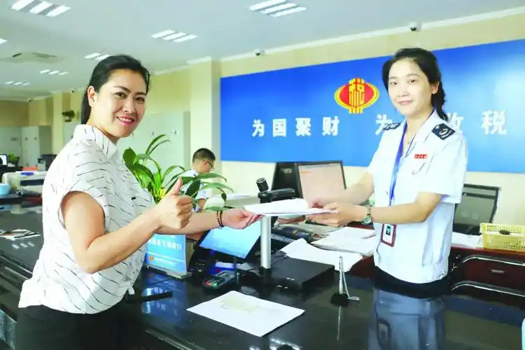 龙泉纳税人点赞新税务机构丨一站式高效服务省时省力省心