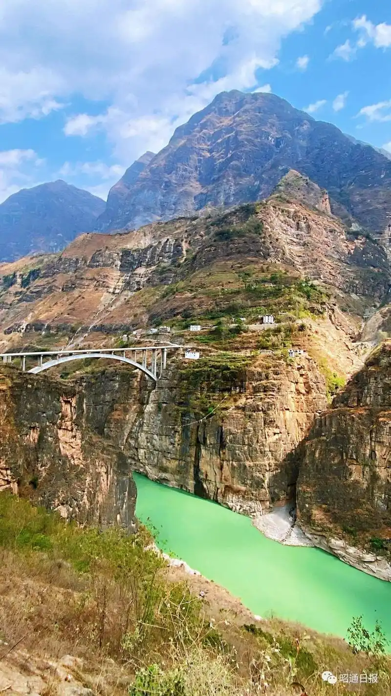 云南巧家移民搬迁搬进幸福新家园