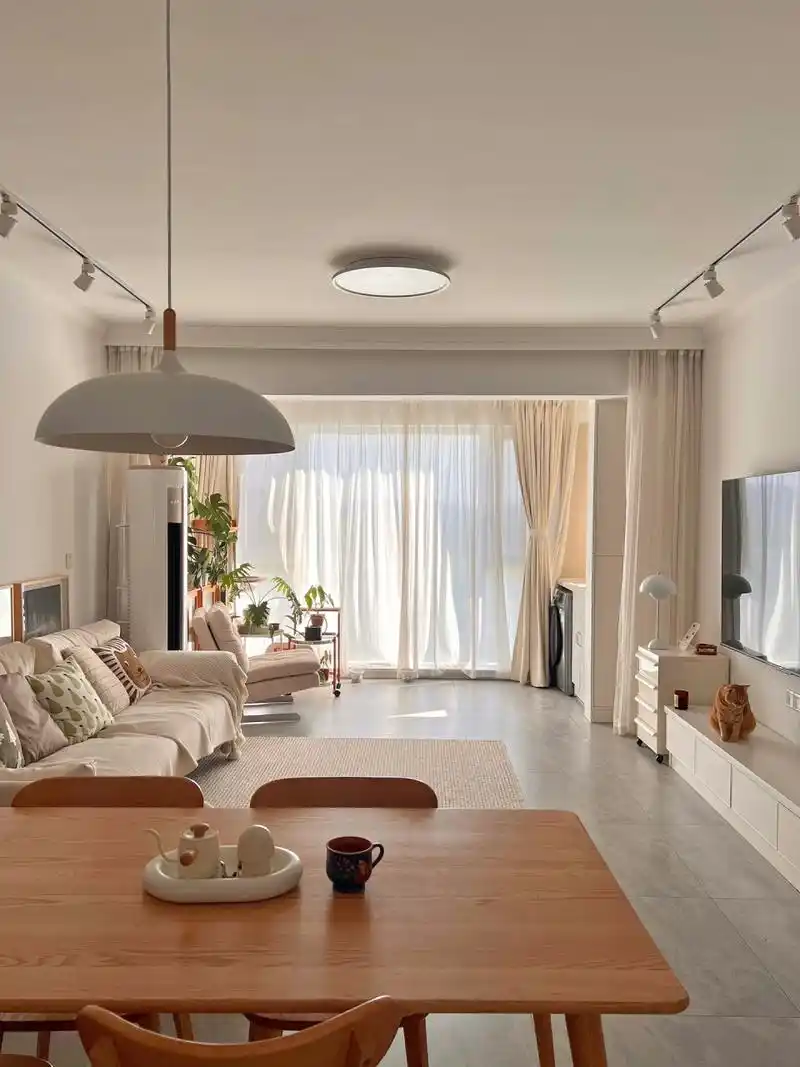 关于我家: 套内100平,三室一厅 浅灰色的柔光砖