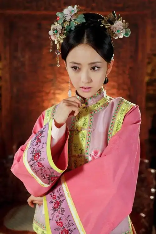 佟丽娅《宫锁心玉》唯美剧照