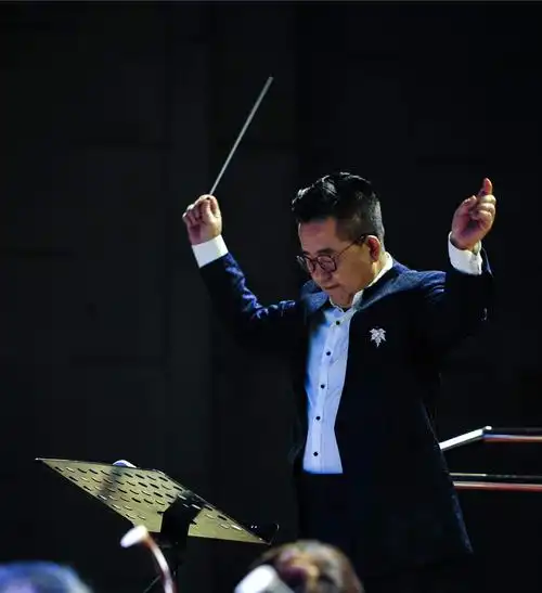 迷人的乐队指挥家