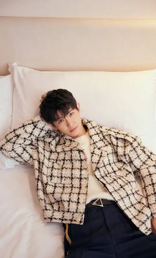 一诺暖阳高清帅气照片来袭一诺温暖阳光暖阳呆萌宅系