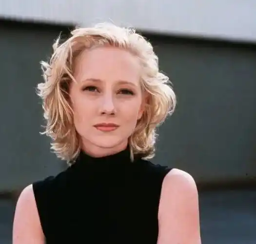 53岁知名女星安妮·海切宣告脑死亡!器官将全部捐献_心脏_车祸_活火