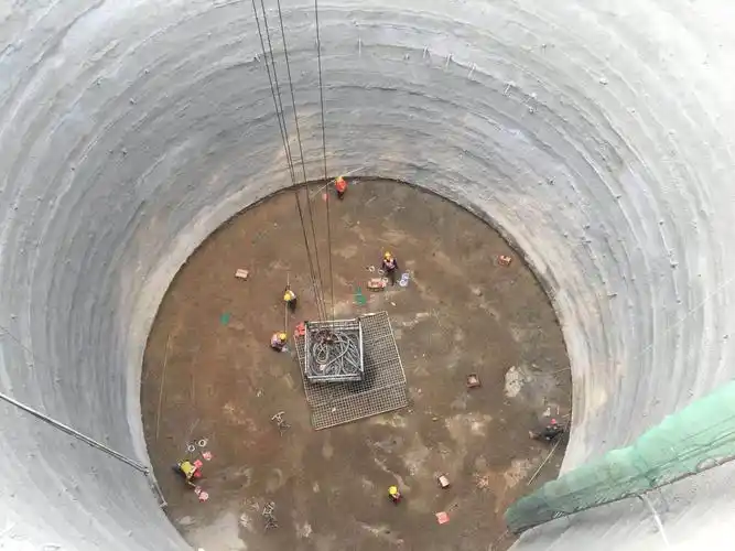 竖井基础钻孔爆破施工