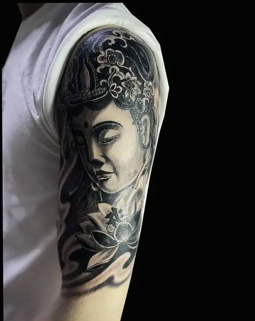 大势至菩萨纹身纹身图片_手臂老传统新传统纹身图案(3)_山东省青岛市