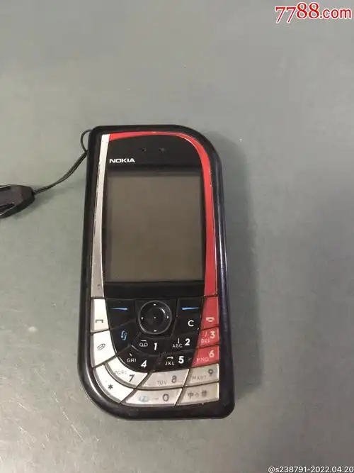诺基亚7610手机