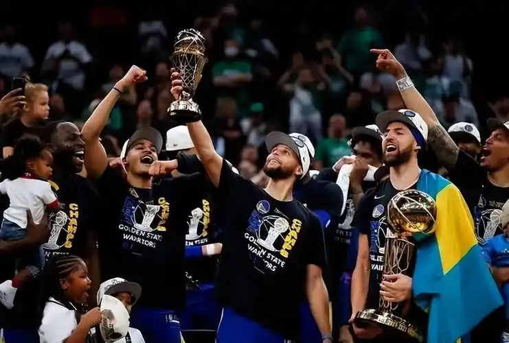 勇士夺冠后维金斯打脸了质疑者普尔提到了格林库里已圆满了