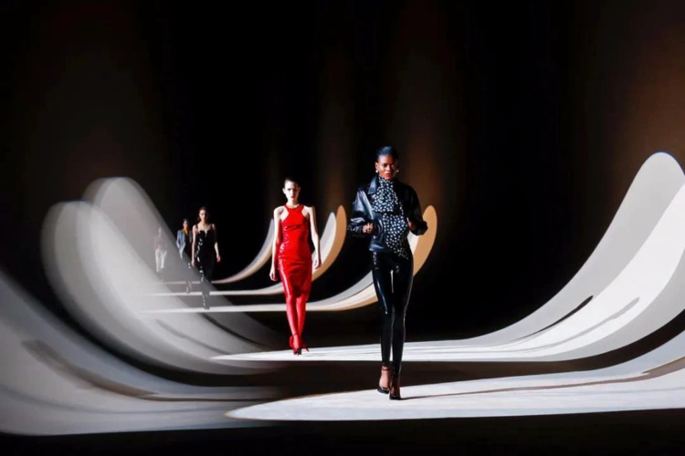 saintlaurent圣罗兰2020时装周秀场