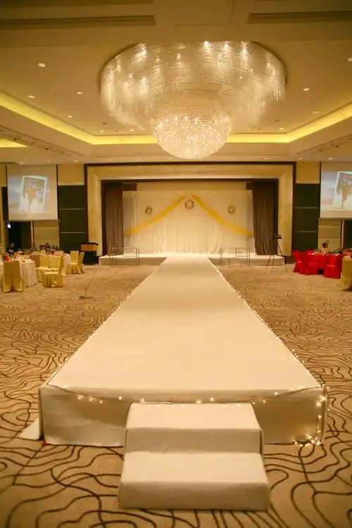 谁知道婚庆公司的t台是怎么设计的?