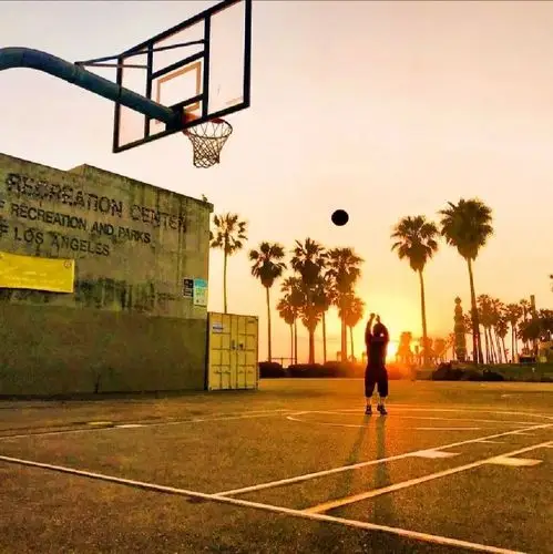 篮球壁纸让兄弟羡慕朋友圈背景篮球大图