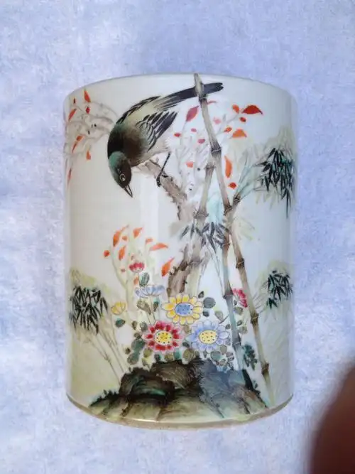 珠山八友程意亭的花鸟工笔画笔筒,请懂得的朋友给予点评,谢谢