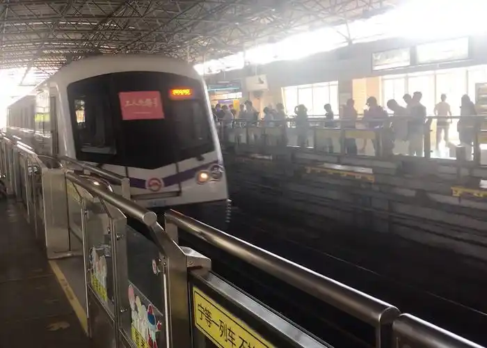 上海地铁4号线 奶嘴425(曹杨路-金沙江路)运行