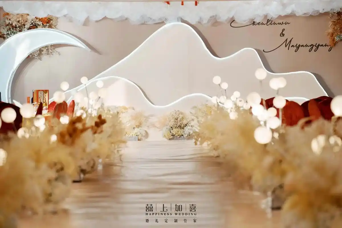 香槟色婚礼|浪漫梦幻的小预算婚礼7878.漂亮婚礼不用破产!