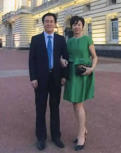 白珊珊,舞台上的秘密_许家印_质疑_恒大