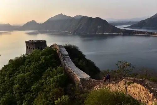 美丽的潘家口水下长城