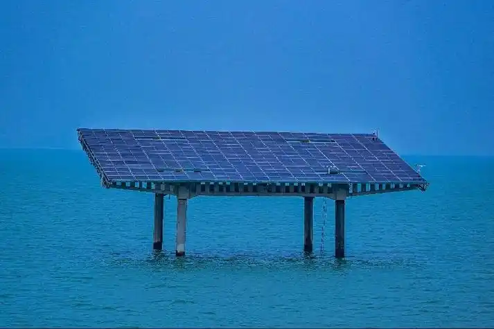 大模块小模块国内首个桩基固定式海上光伏电站正昂首走来