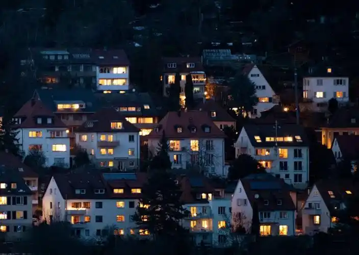 鸟瞰德国斯图加特赏万家灯火