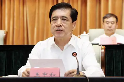 "6月15日,内蒙古自治区党委常委,包头市委书记王中和在全市精神文明