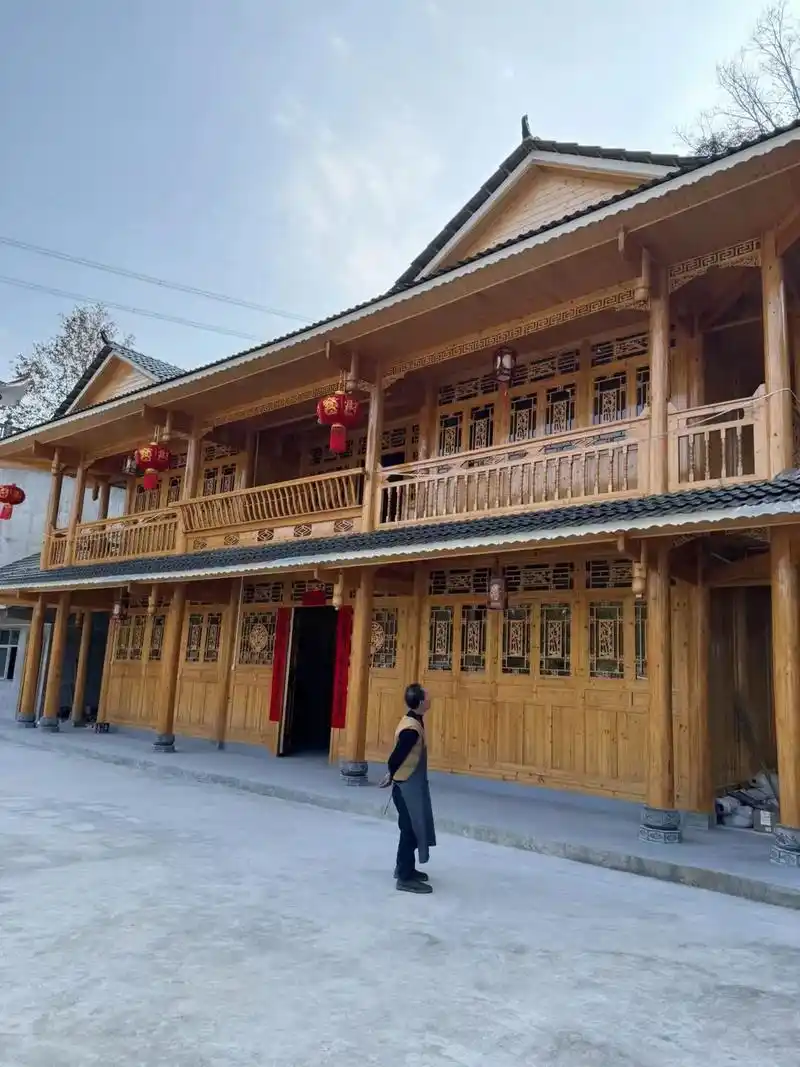 木屋建造 #农村房屋 祝各位家人们新年快乐 - 抖音
