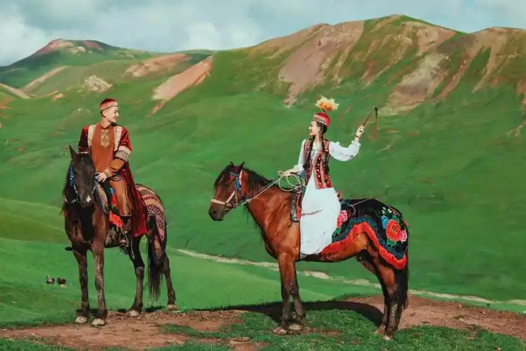 不一样的情侣照