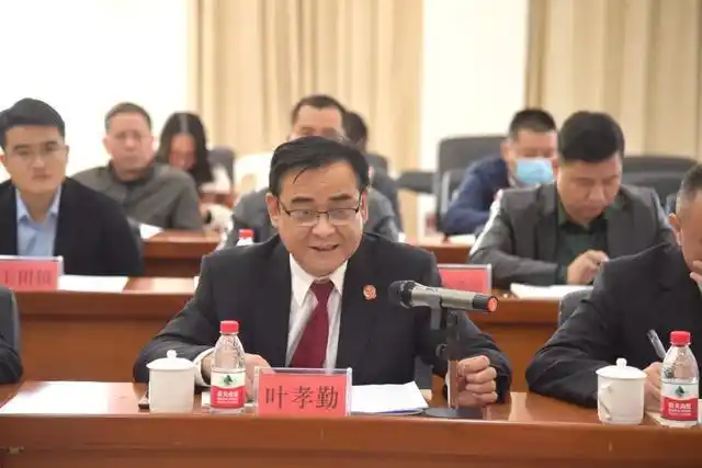 长乐区政府代区长廖海军,副区长何鸿,长乐法院院长林岩,副院长刘振奋