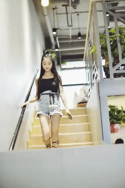 魅影梦杯网红模特大赛2018年第27周一号小芝芝