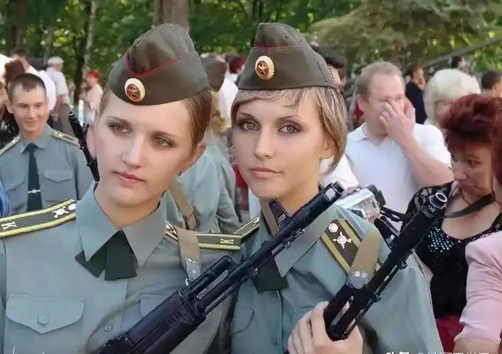 金发碧眼的斯拉夫美女东斯拉夫人,主要是俄罗斯,乌克兰,白俄罗斯这三