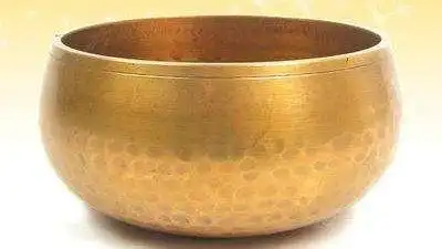 法海手中的钵是专门镇蛇妖的吗