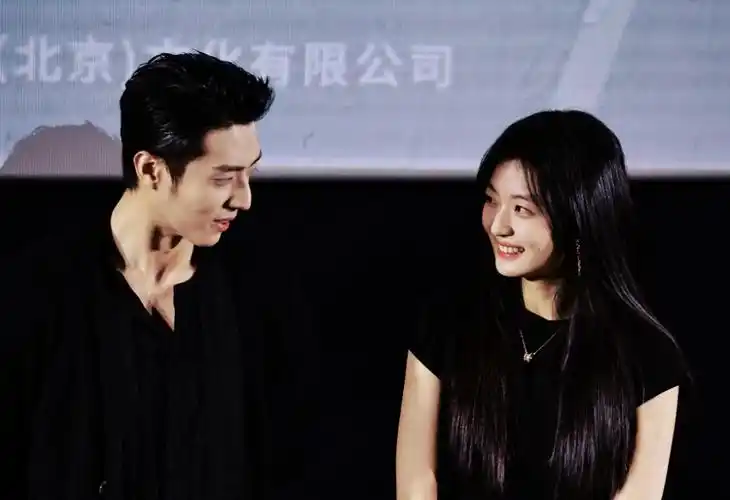 知名95花恋情被爆,男友神似王鹤棣?_陈靖_孙千_营业