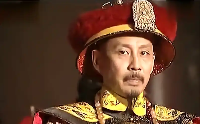 扮演《康熙王朝》的康熙大帝,演出帝王的霸气.