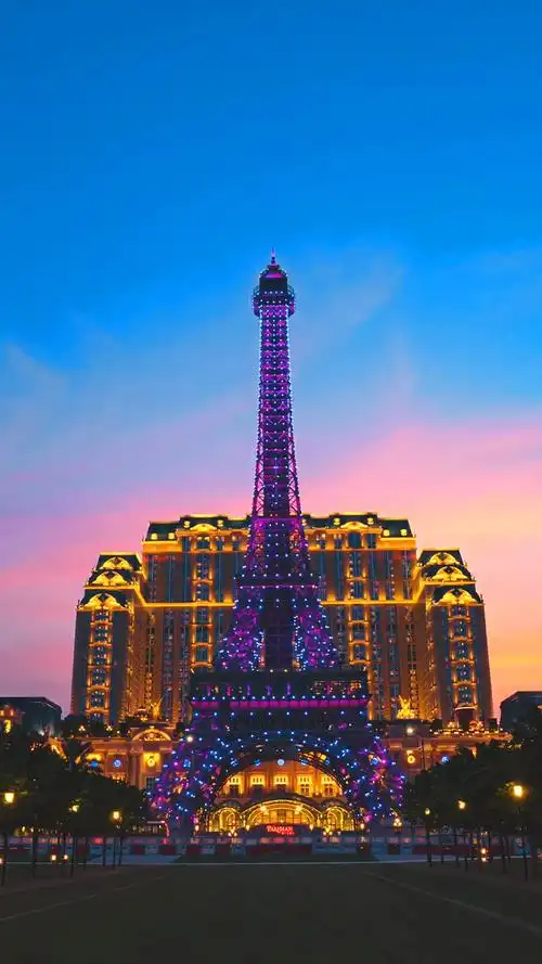 澳门的巴黎铁塔和巴黎的巴黎铁塔