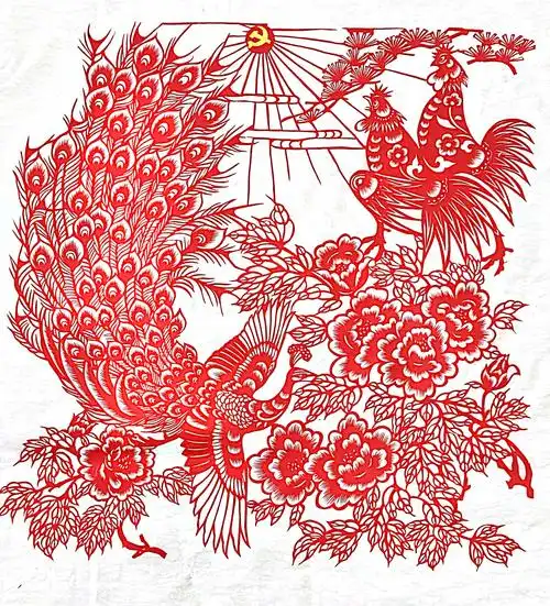 陈玉姣剪纸作品《鸳鸯戏莲》