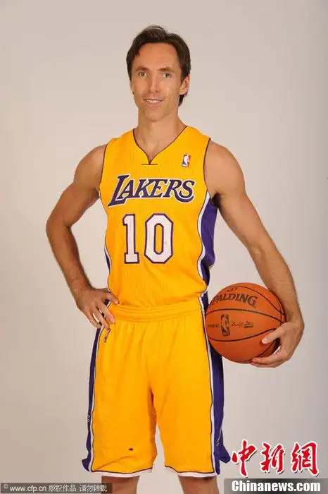 纳什加盟洛杉矶湖人拍摄写真诠释篮球老男孩