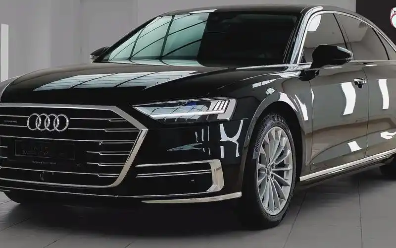 2021奥迪a8l展示,低调奢华有内涵的家伙,一百多万起的豪车