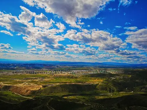 八角台上远眺张家口城区美不胜收