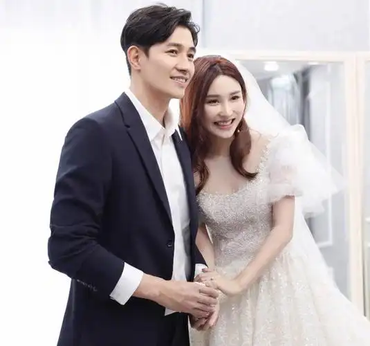 李子峰官宣和林籽离婚,结婚两年育有一子,曾被爆老婆孕期内出轨