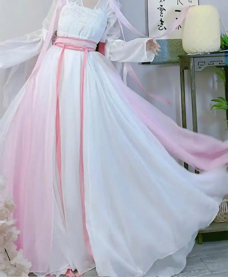 古风 #国风古韵 #神仙裙子 #仙气十足 两个颜色,都好好 - 抖音