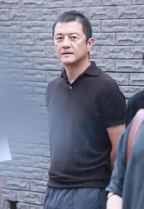 我想看的是李亚鹏的搞笑照片