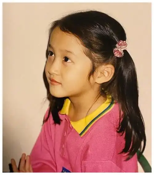 15张当红明星童年照,帅气的陈伟霆,肉肉的胡歌,当童星的杨幂