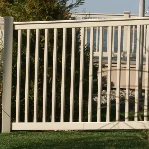 model vinyl yard fence