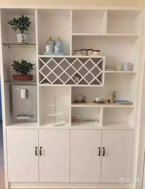 酒柜如何做好看,做多大合适,是做还是买,哪里适合做