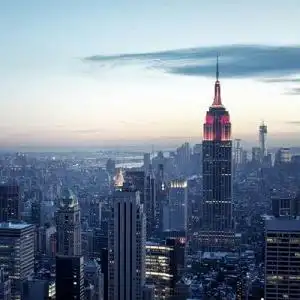 夜幕降临城市里高楼大厦唯美头像-微信头像