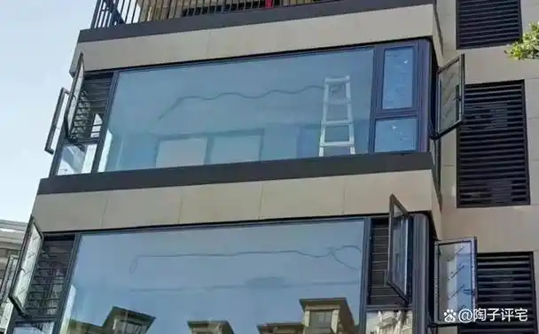 为什么不建议用大玻璃封阳台?听内行人分析,这5个问题太突出