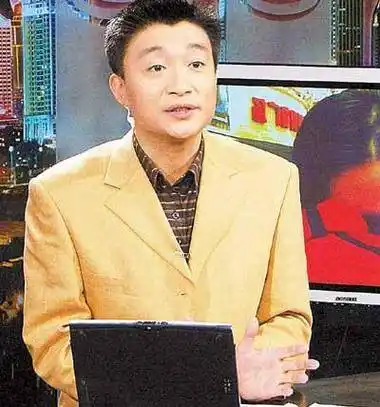 原深圳卫视主持人董超:容颜苍老开直播,人气冷清好心酸_网友_第一现场