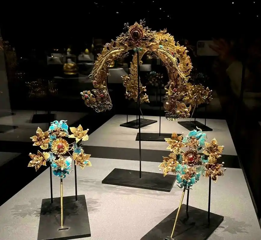 古代的首饰真美,我每次看见图片都要艳羡一下,如果能拥有这样的簪子