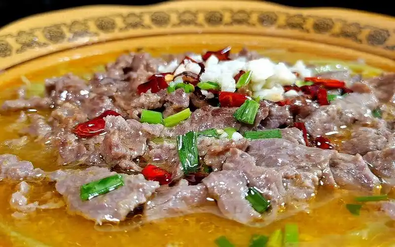 简单又好吃的酸汤牛肉做法汤汁酸爽牛肉鲜嫩连汤汁都能喝光